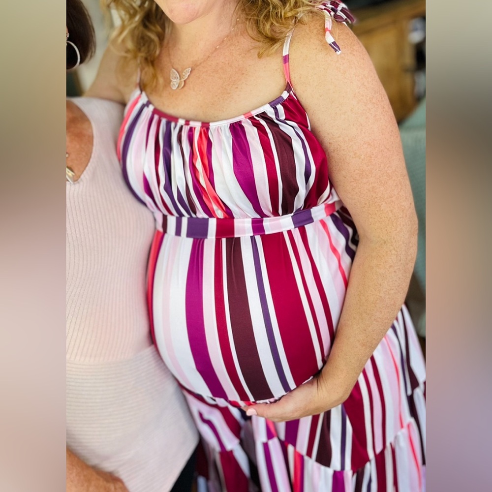Beautiful maternity dress !